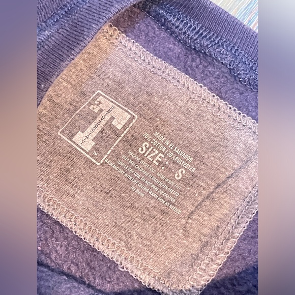 University T Notre Dame Sweatshirt Long Sleeve Fighting Irish Blue Green Small. - Picture 3 of 7